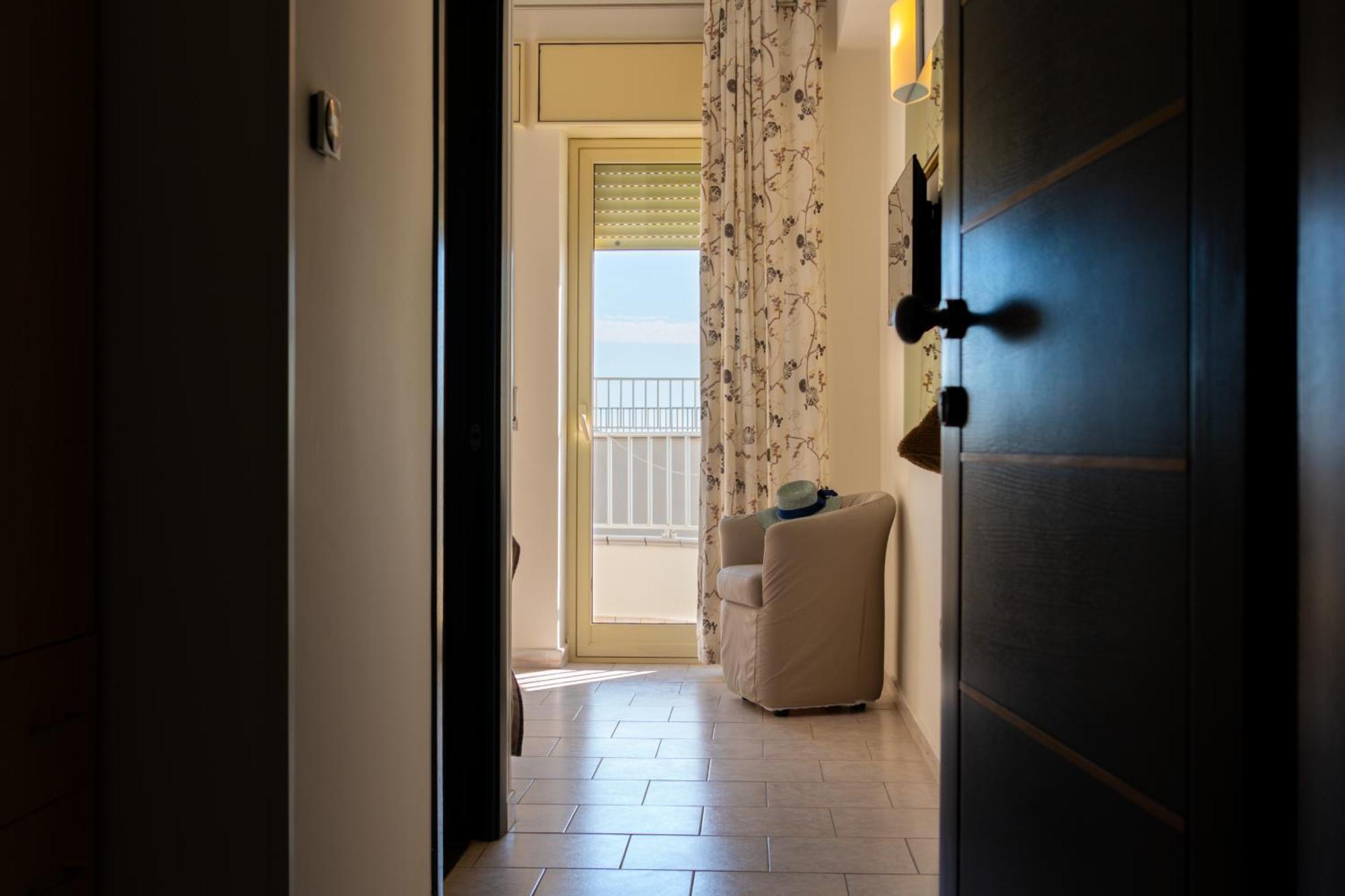 Garden Hotel 3*