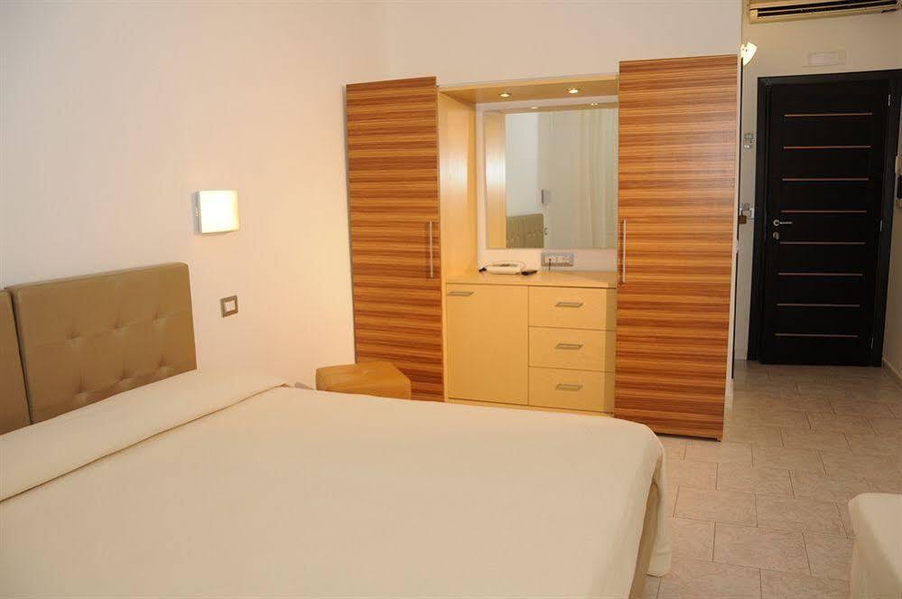 Garden Hotel 3*